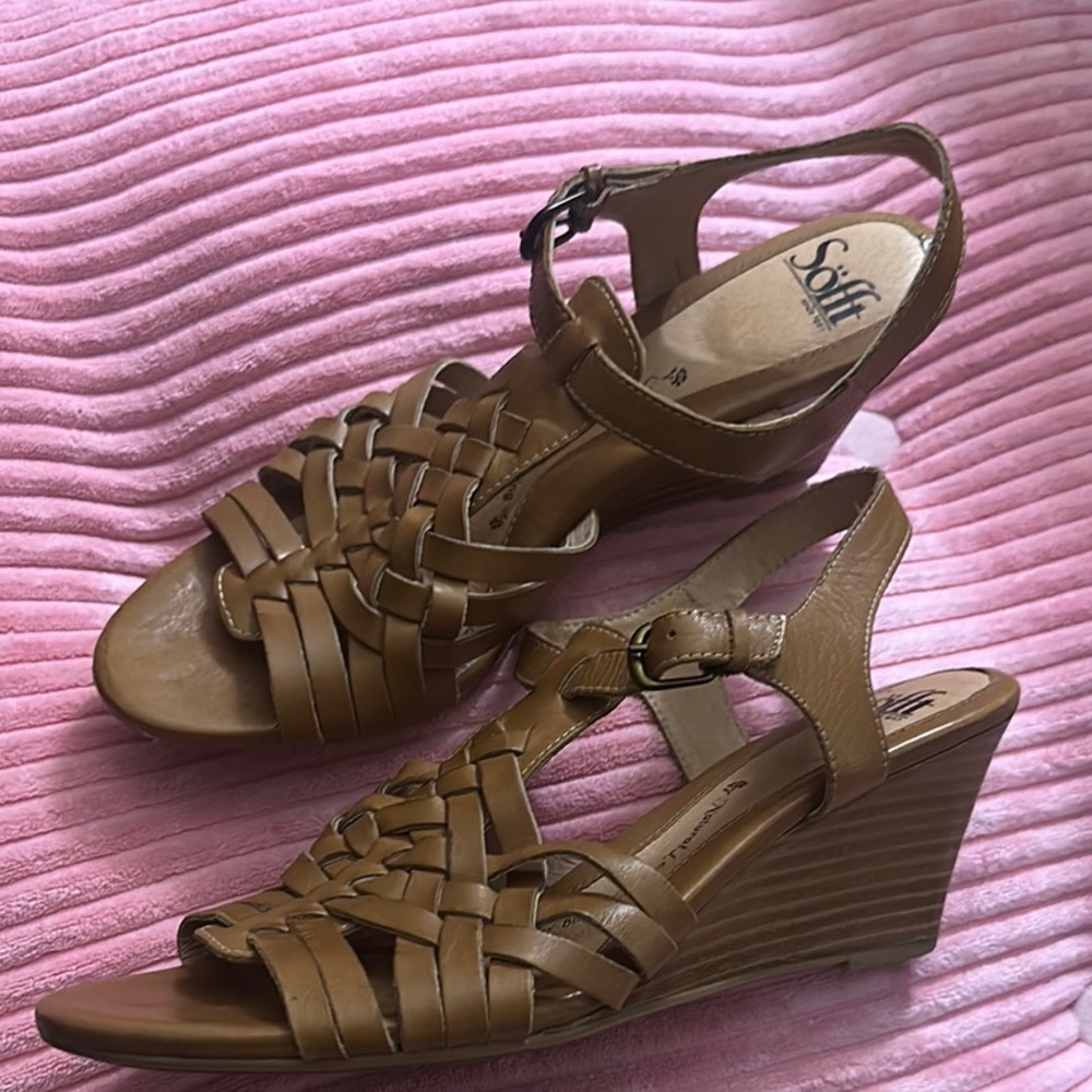 Sofft Tan Wedge Shoes with Cushioned Footbed